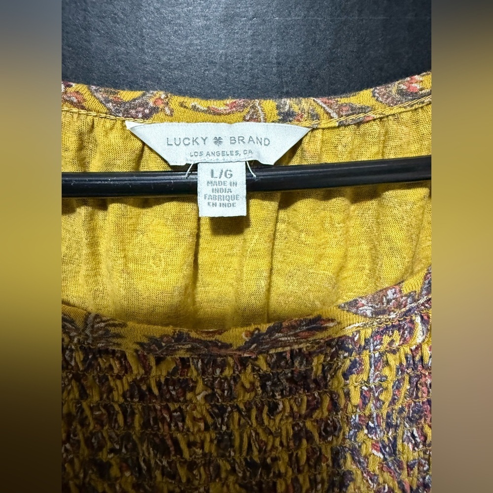🏜️Lucky Brand Short Sleeve AOP Top - Picture 3 of 10